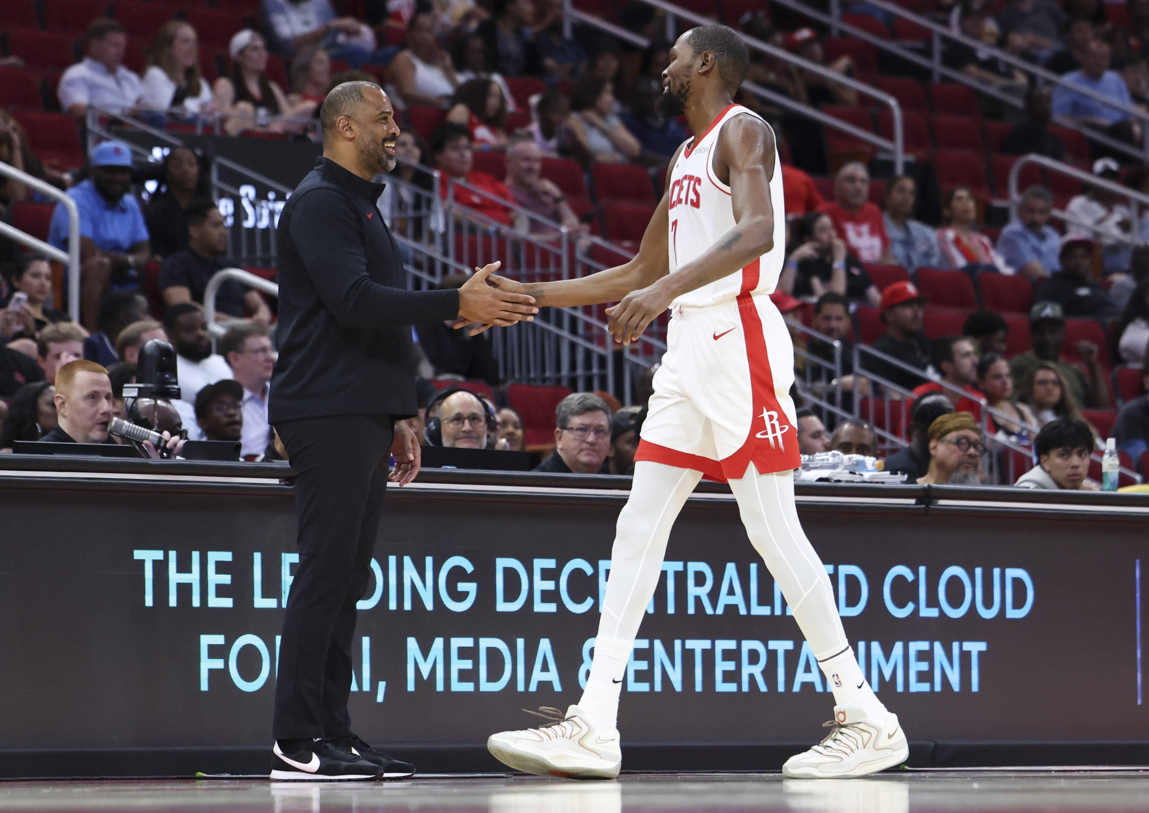 关于NBA季后赛赛程吃紧;休斯敦火箭今夜强势反弹;引发热议;数据趋势出现新变化的信息 关于NBA季后赛赛程吃紧;休斯敦火箭今夜强势反弹;引发热议;数据趋势出现新变化的信息